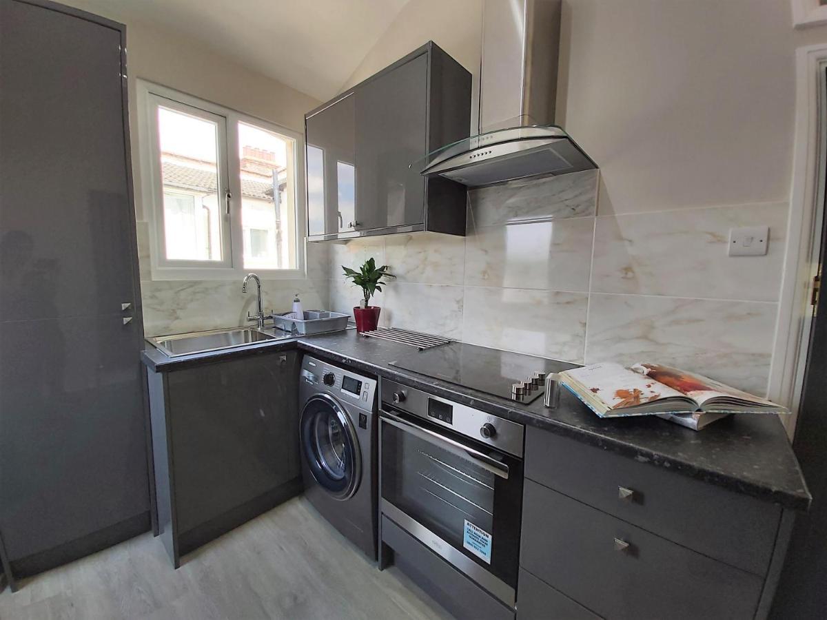 サウスエンド・オン・シーBeautifully Renovated 2 Bed Flat - Close To Beachアパートメント エクステリア 写真