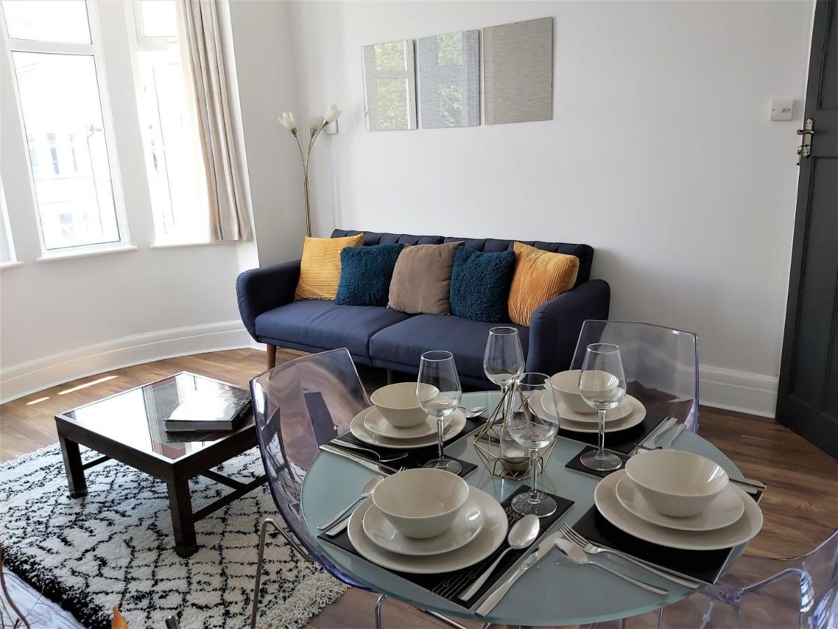 サウスエンド・オン・シーBeautifully Renovated 2 Bed Flat - Close To Beachアパートメント エクステリア 写真